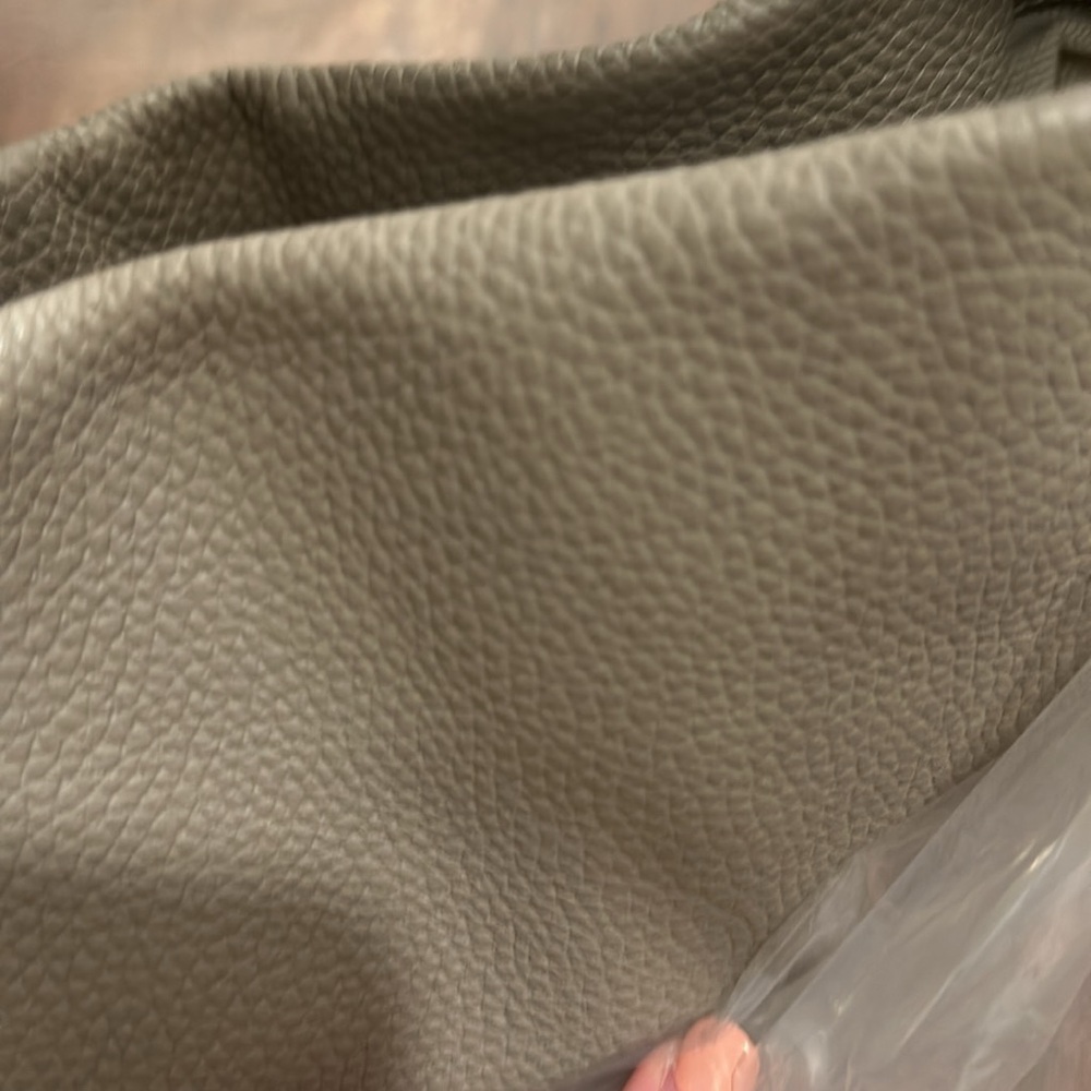 NEW-Dooney & Bourke Pebble Leather Lock Sack-Taupe - Picture 4 of 11